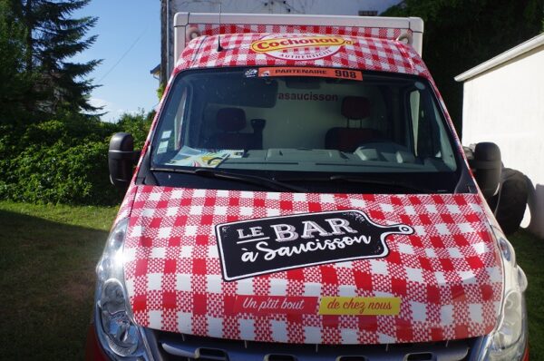 Cochonou à la rencontre des Fans du Tour de France 2017 avec son Bar à