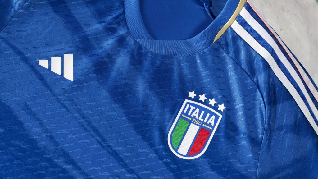 Football Adidas D Voile Les Nouveaux Maillots De L Italie Pour