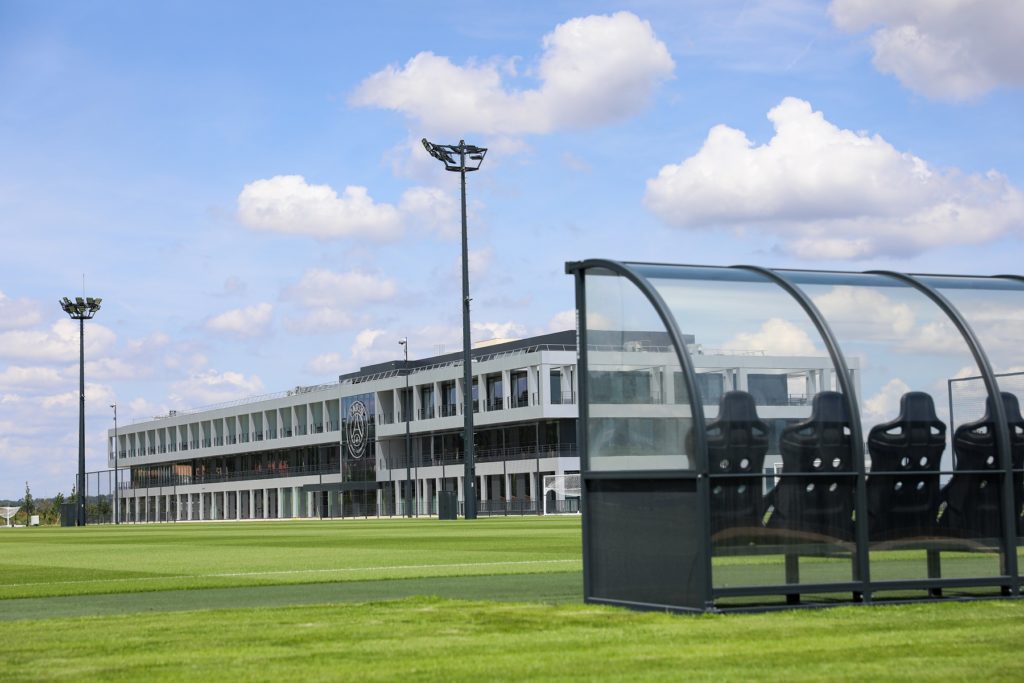 Visite du nouveau centre d entraînement du PSG à Poissy vidéo drone et