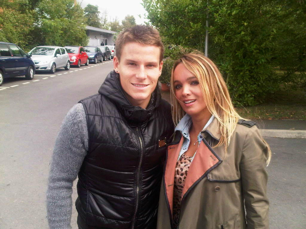 Twitpic : Virginie Caprice avec le joueur du PSG Kevin Gameiro -  SportBuzzBusiness.fr