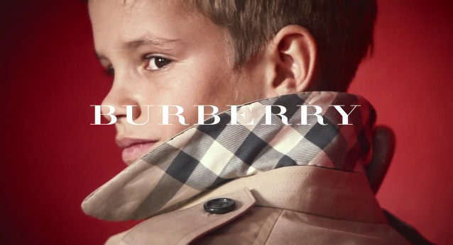 Romeo beckham dans une publicité pour burberry 2013