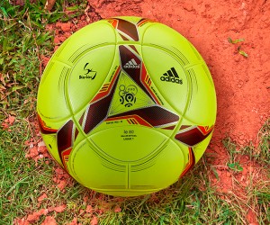 Ligue 1 – Le ballon adidas aux couleurs de l’Association Diambars ce week-end