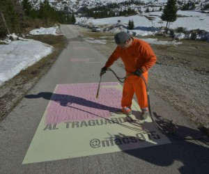 Giro 2013 – 200 tweets peints en rose aujourd’hui sur les routes (vidéo)