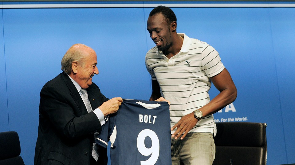 Bolt numéro 9 maillot sepp blatter FIFA