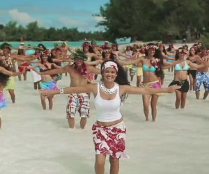 Coupe du Monde Beach Soccer Tahiti 2013 : Clip vidéo de la chanson officielle « Tu’e Popo » / Sabrina