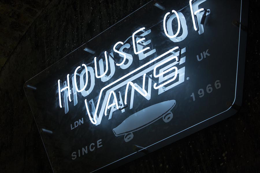 house of vans logo