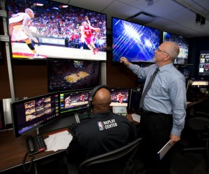 Arbitrage vidéo dans le football. Faut-il s’inspirer du nouveau « NBA Replay Center » à 15M$ ?