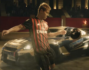 Du foot et des drifts dans la nouvelle publicité Toyo Tires avec l’AC Milan