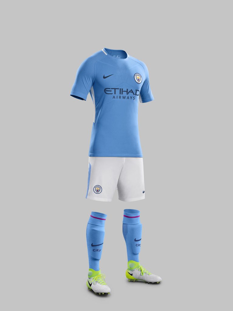 Nike dévoile le nouveau maillot domicile 20172018 de Manchester City
