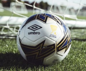 Umbro dévoile le ballon officiel de la Coupe de la Ligue 2017-2018