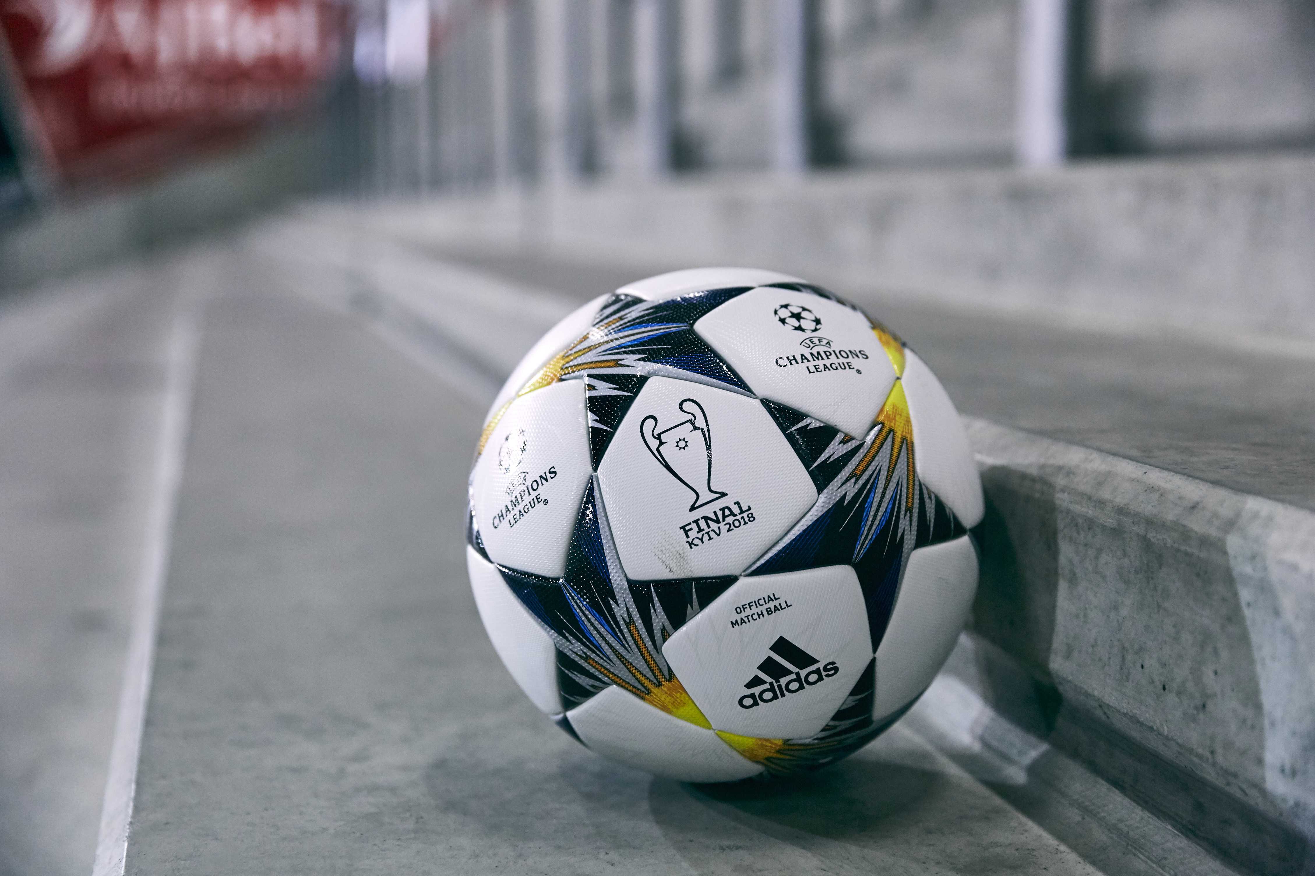 adidas dévoile le ballon officiel utilisé jusqu'à la finale de l'UEFA  Champions League 