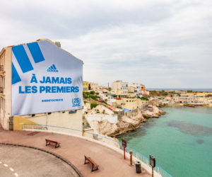 adidas célèbre les 25 ans de la victoire de l’OM en UEFA Champions League avec une affiche « A Jamais les Premiers »