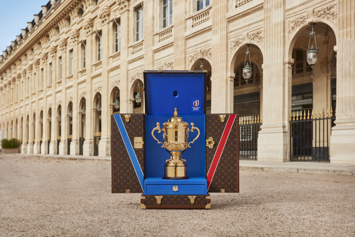 Ballon d'or 2023 : Louis Vuitton signe la malle du trophée