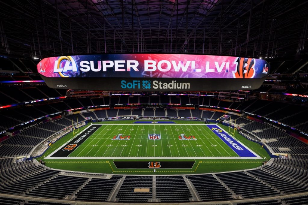 Super Bowl Les chiffres clés du scoreboard vidéo installé au SoFi