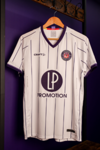 Le Toulouse FC Dévoile Son Nouveau Maillot Domicile 2022-2023 Conçu Par ...