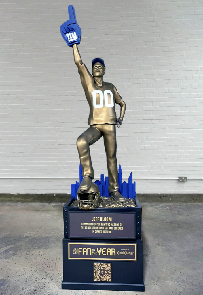 NFL Captain rewards fans of the year with giant statues (Fan