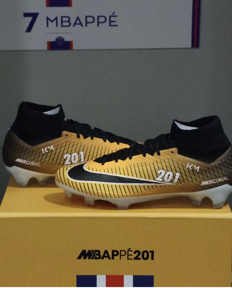 Crampon mbappe 2024 noir et jaune