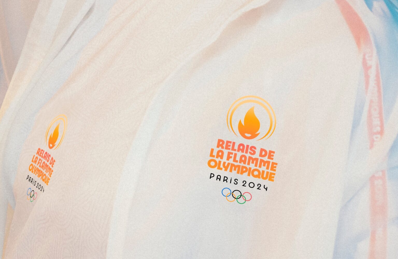 Paris 2024 Virginie Sainte Rose Décathlon Nous Détaille Les Uniformes Des Porteurs De La 6137