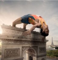 Omega dévoile sa nouvelle publicité pour les JO de Paris 2024 et transforme la ville de Paris en un terrain de jeu onirique