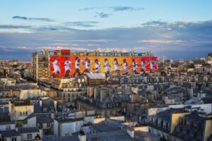 Pour les Jeux Olympiques de Paris 2024, Nike s’offre le Centre Pompidou pour rayonner au coeur de la ville
