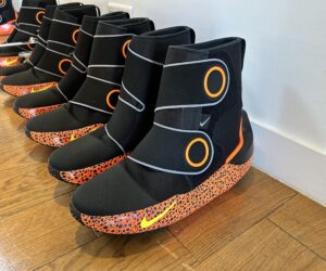 Nike nous présente la chaussure du futur qui chauffe et masse le pied et la cheville