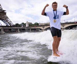 Paris 2024 : Le français Kauli Vaast surfe sur la Seine pour son sponsor ALL