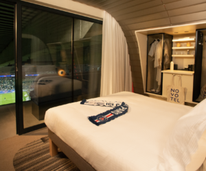 Le Paris Saint-Germain installe une chambre d’hôtel dans le Parc des Princes avec « La Suite Novotel »