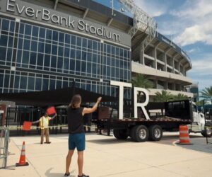 NFL – Le stade des Jacksonville Jaguars change temporairement de nom avec un clin d’oeil marketing au quarterback Trevor Lawrence (« TrEverBank Stadium »)