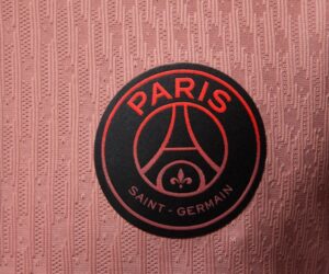 Le PSG dévoile son nouveau maillot Third 24-25 conçu par Jordan pour « voir la vie en rose »