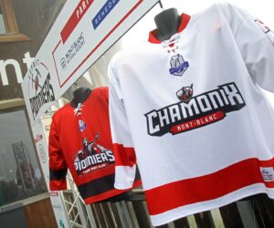 Interview : Le club de hockey sur glace des Pionniers de Chamonix dit stop au sponsoring maillot avec « Esprit Pionniers » (On en parle avec Willy Besson, directeur commercial)