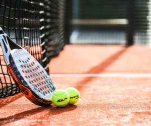 Raquettes, balles, chaussures… Le guide pour bien choisir son matériel de padel