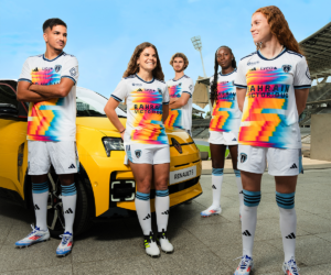 Havas Play signe la campagne du maillot connecté du Paris FC aux couleurs de la Renault 5 E-Tech 100% électrique