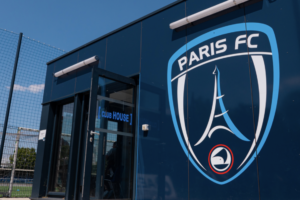 La famille Arnault confirme officiellement entrer en négociation pour le rachat du Paris FC