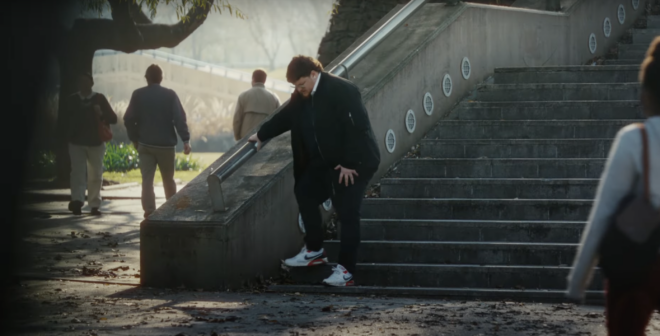 La publicité « Stairs » de Nike remplie de courbatures après le Marathon de Chicago