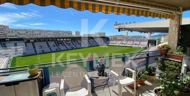 Un appartement avec vue sur le stade Mayol du RC Toulon en vente à 175 000€